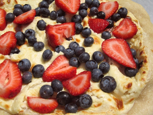 Pizza with fresh berries